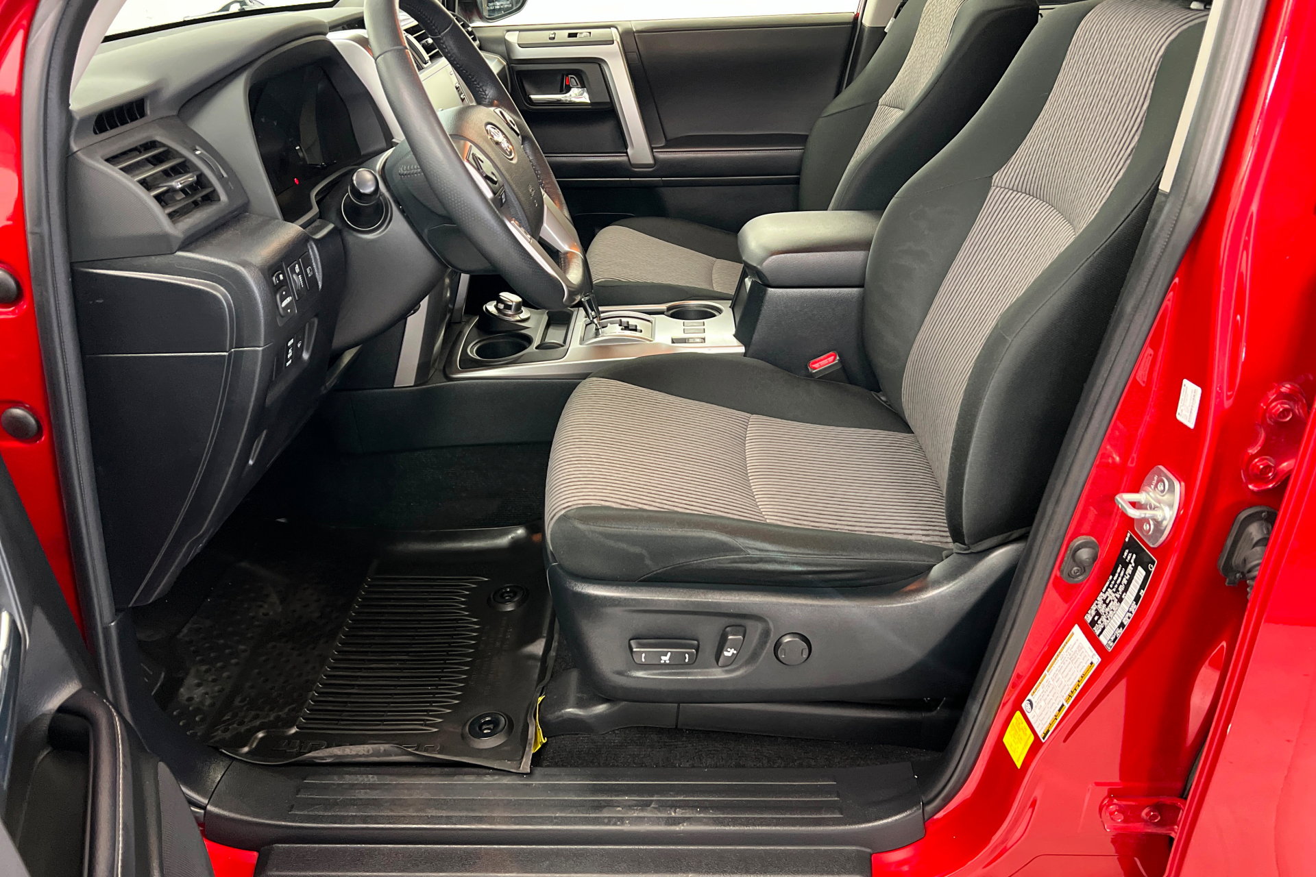 Certified 2023 Toyota 4Runner SR5 AWD/4WD image 18