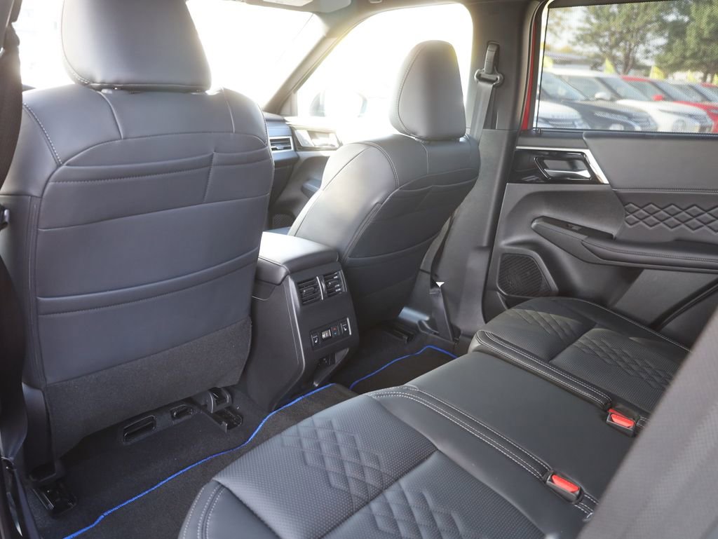 New 2025 Mitsubishi Outlander SEL Black Edition image 31