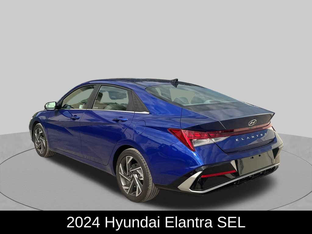 Used 2024 Hyundai Elantra SEL w/ Convenience Package FWD image 3