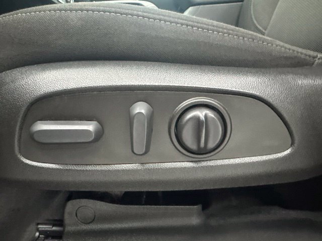 Used 2022 Chevrolet Traverse LT FWD image 10