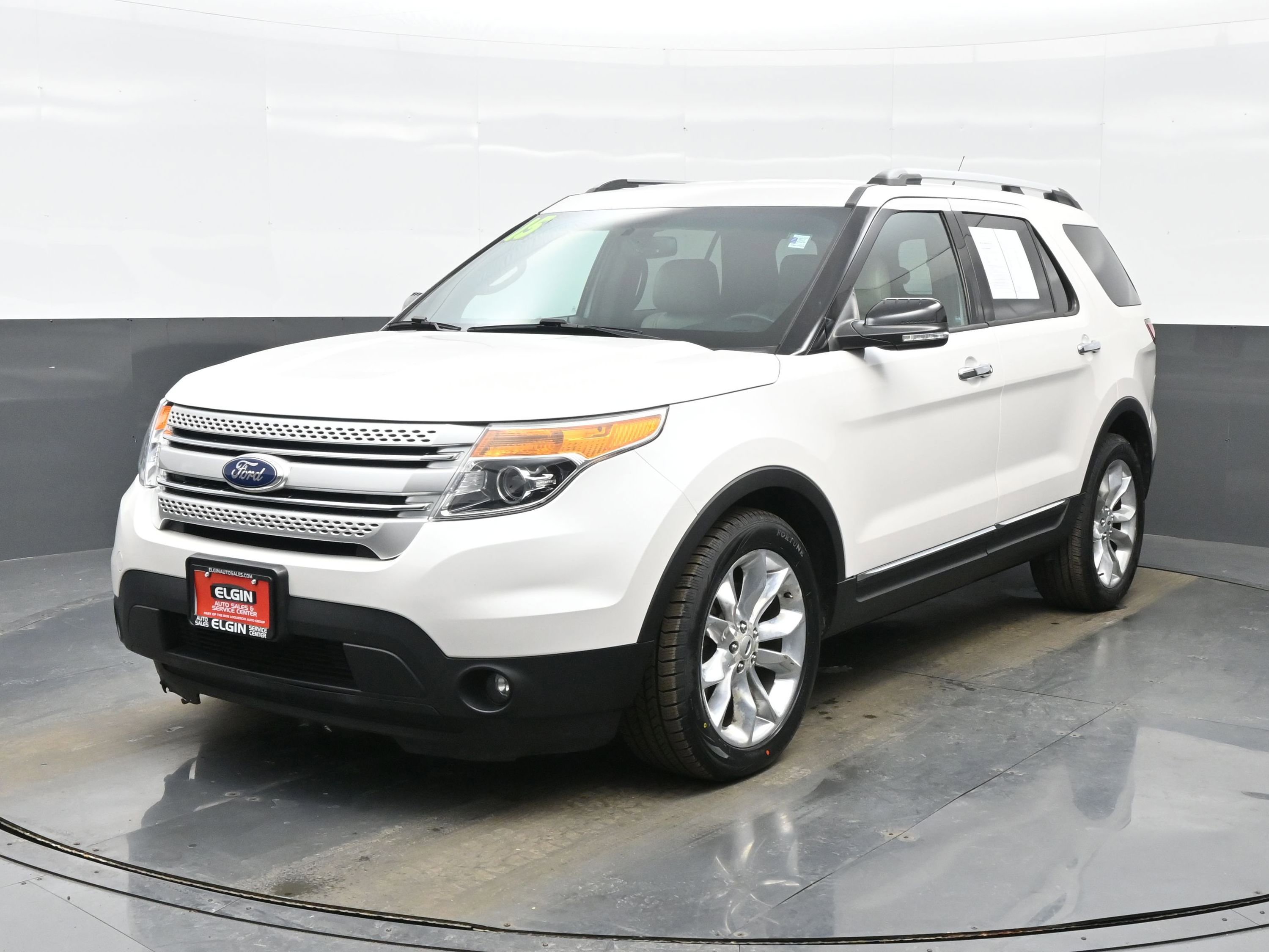 Used 2015 Ford Explorer XLT w/ Equipment Group 202B image 2