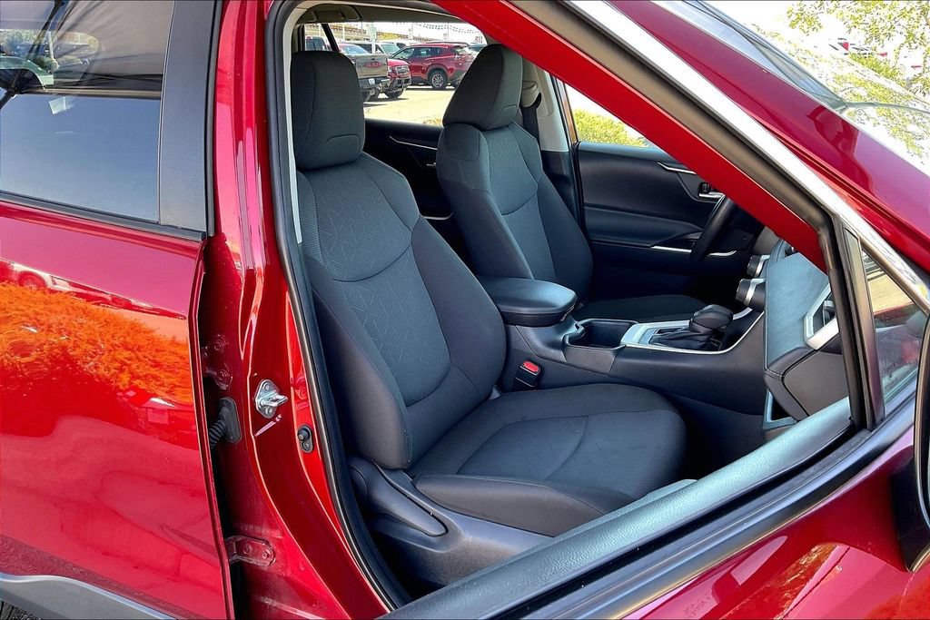 Used 2025 Toyota RAV4 XLE AWD/4WD image 7