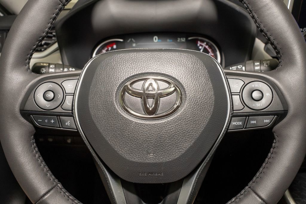 Used 2025 Toyota RAV4 XLE Premium image 20