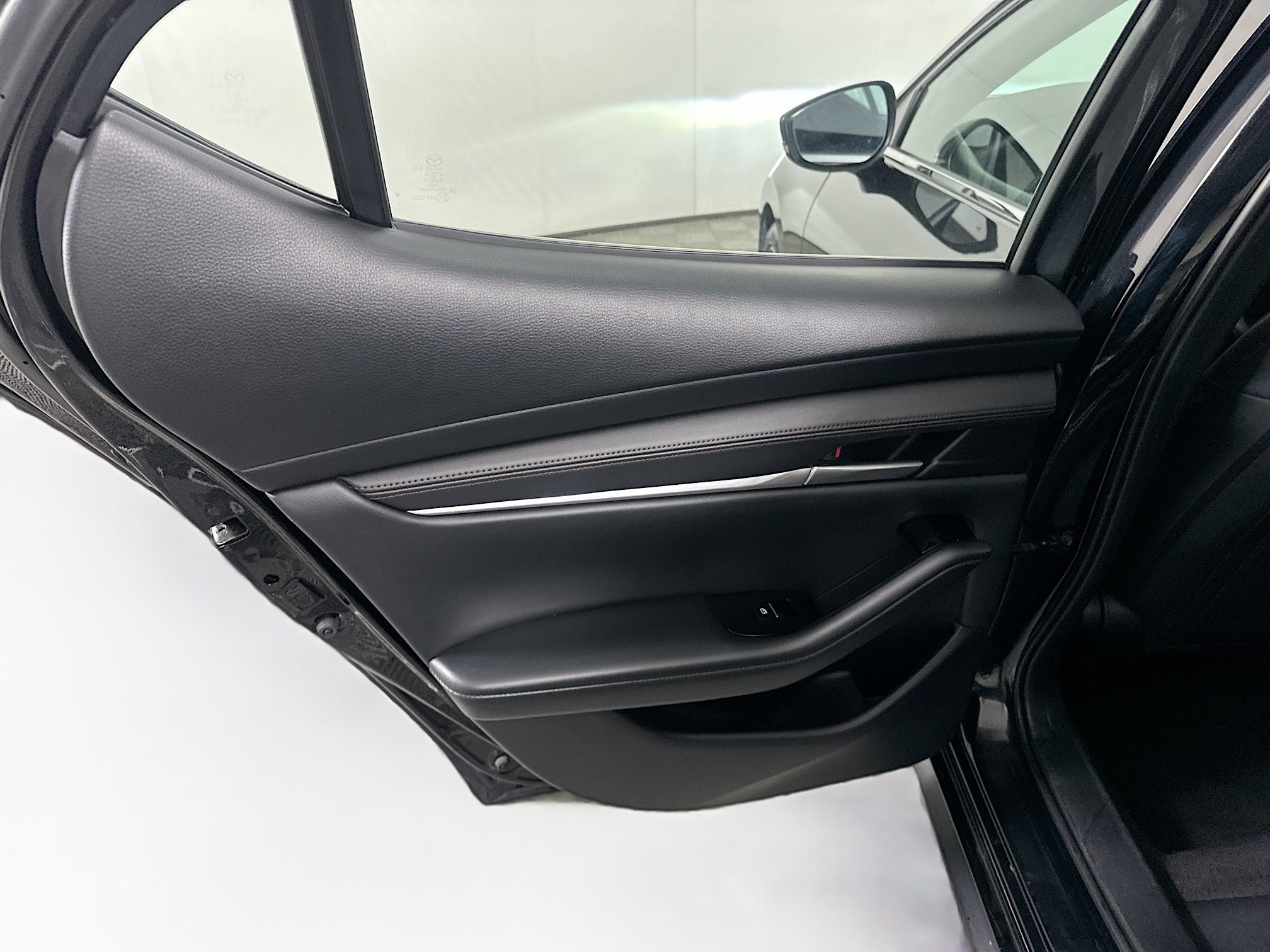 Used 2024 MAZDA MAZDA3 s image 25