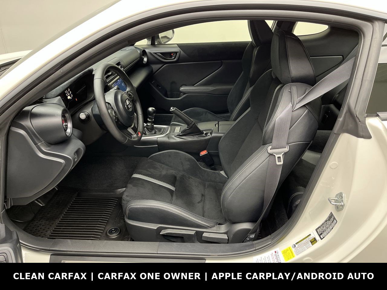 Used 2024 Toyota GR86 Premium RWD image 3