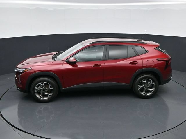 Used 2025 Chevrolet Trax LT FWD image 33
