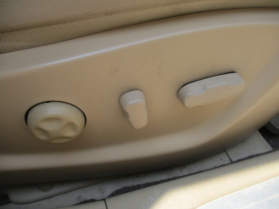 Used 2007 Buick Lucerne CXS w/ Driver Confidence Package FWD image 21