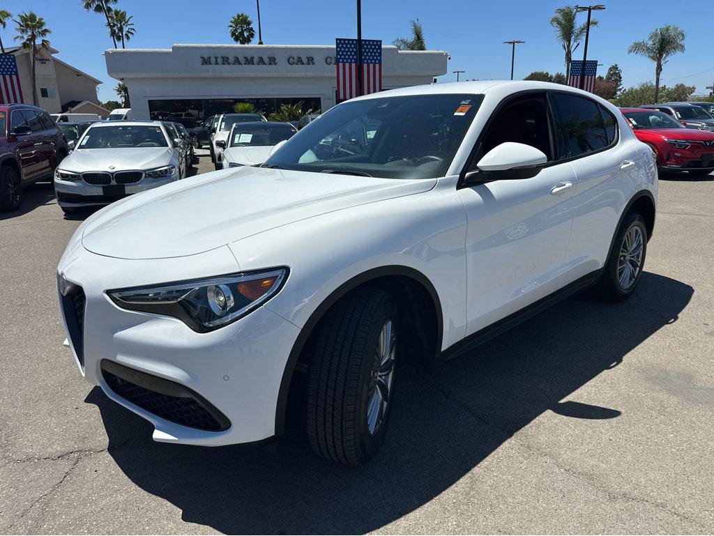 Used 2023 Alfa Romeo Stelvio Sprint RWD image 10