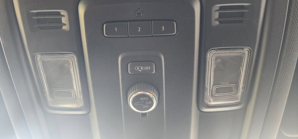 Used 2023 GMC Yukon SLT AWD/4WD image 37