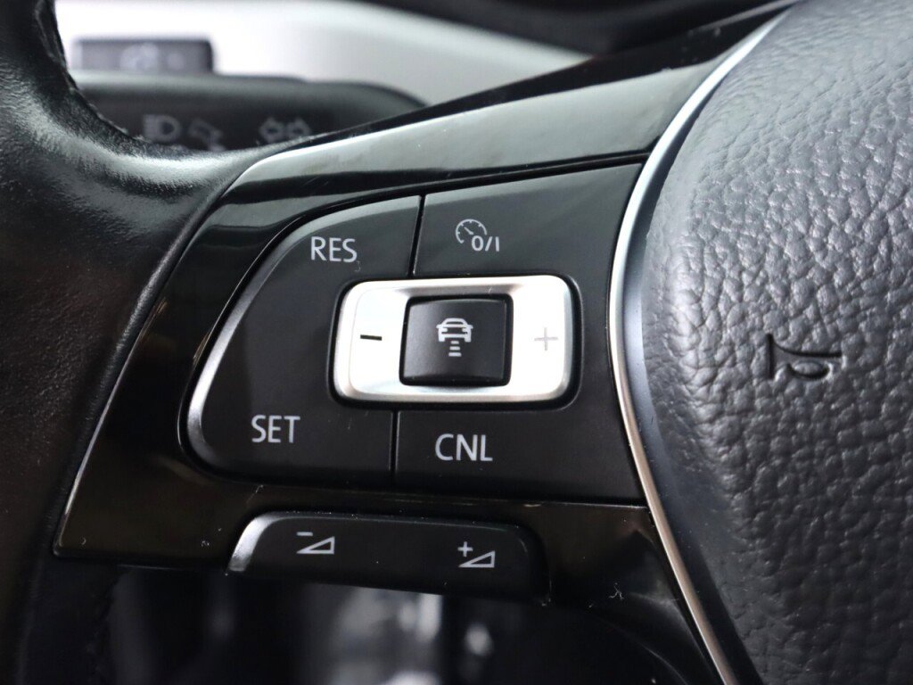 Used 2020 Volkswagen Passat 2.0T SE image 12