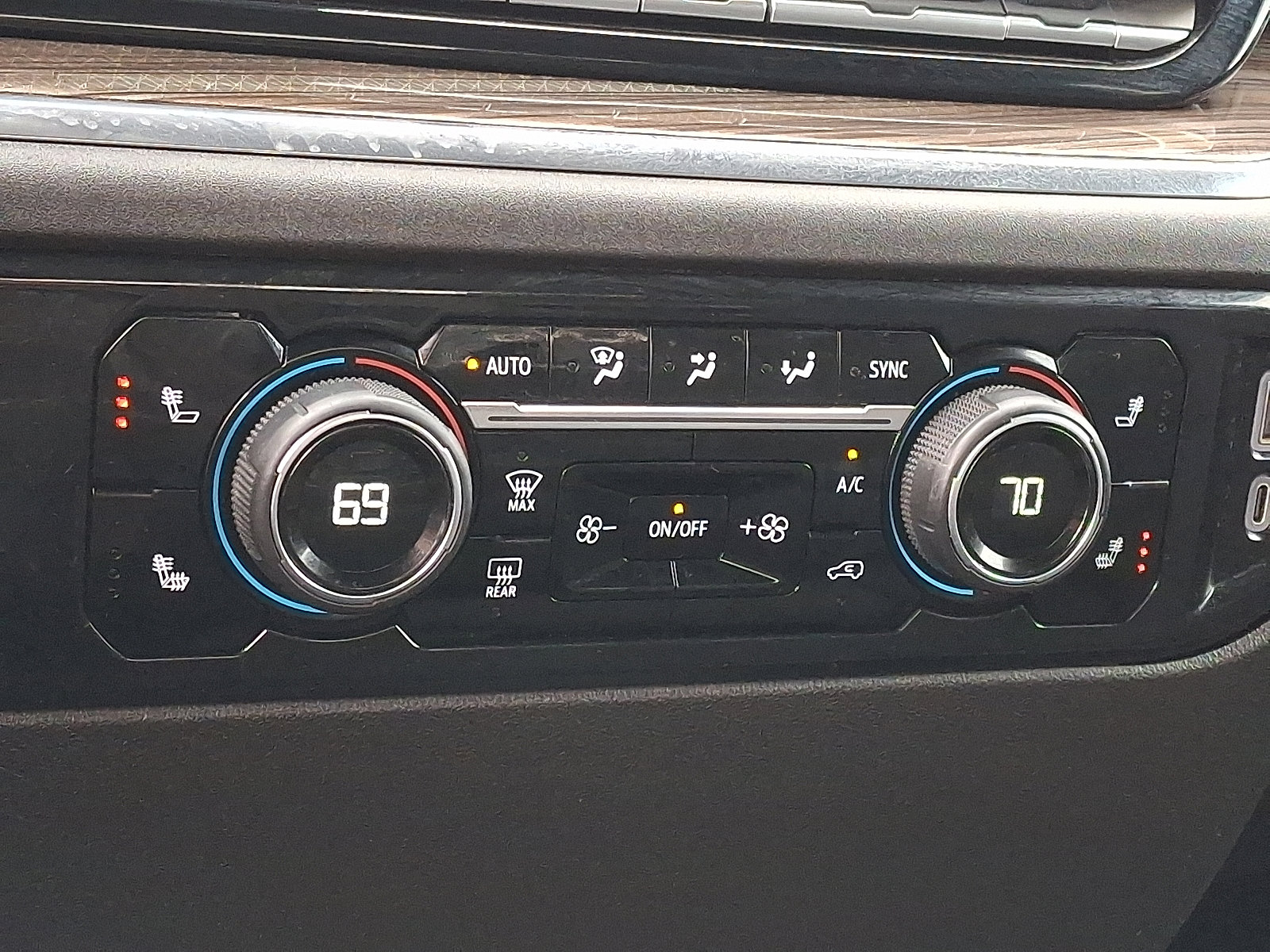 Used 2023 Chevrolet Silverado 1500 LT image 15