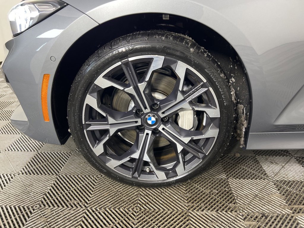 Used 2025 BMW 330i xDrive Sedan w/ Premium Package image 15