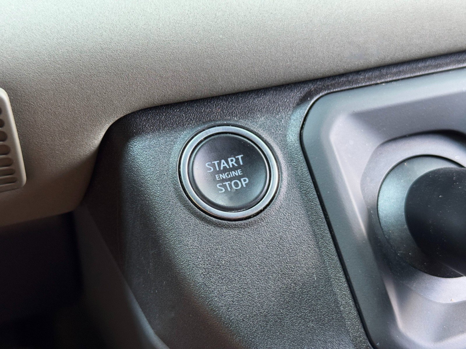 Used 2023 Land Rover Defender 110 X image 20