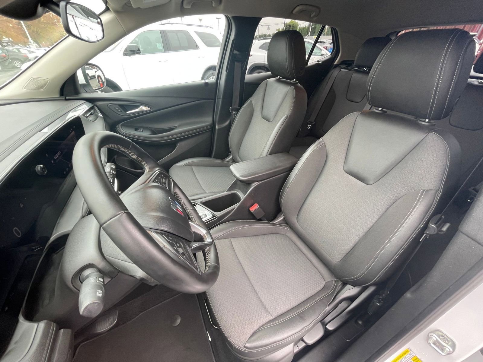 Used 2025 Buick Encore GX Preferred image 36