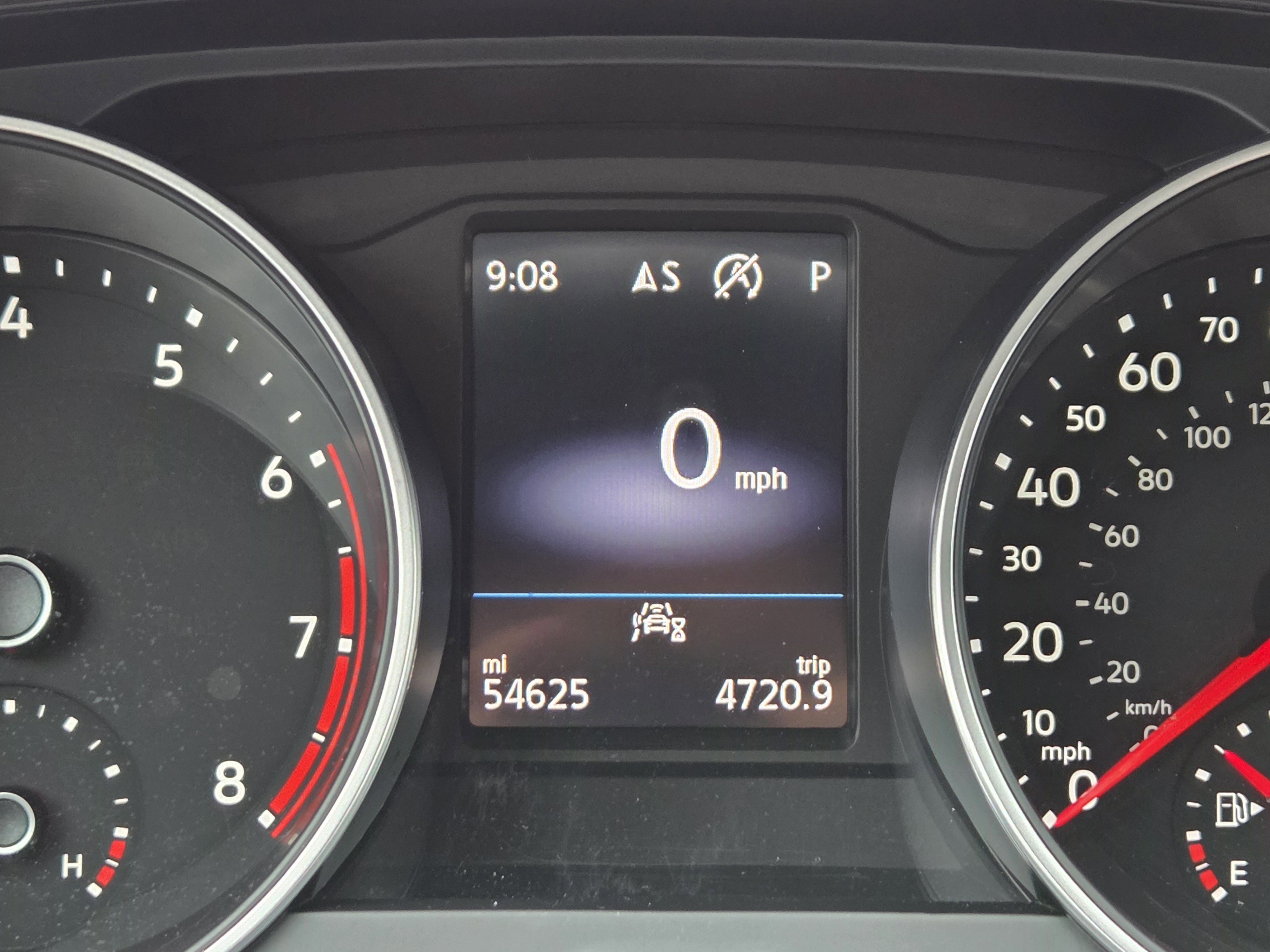 Used 2021 Volkswagen Tiguan SE image 11