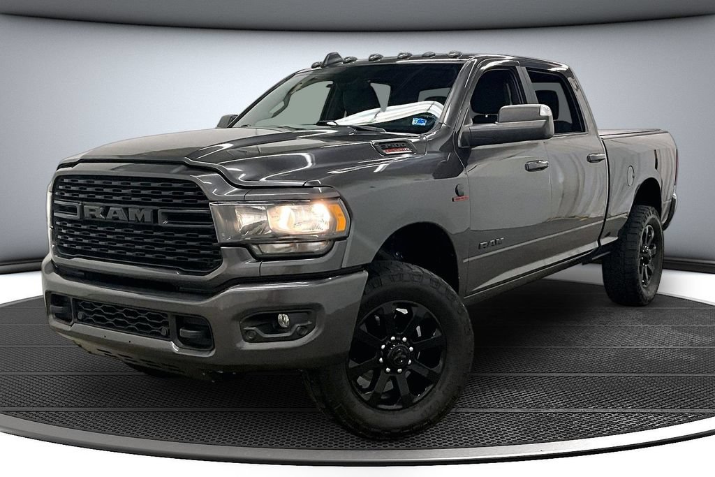 Used 2022 RAM 3500 Big Horn w/ Night Edition AWD/4WD image 3