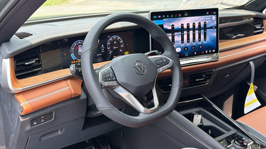 New 2026 Volkswagen Tiguan SEL R-Line AWD/4WD image 27