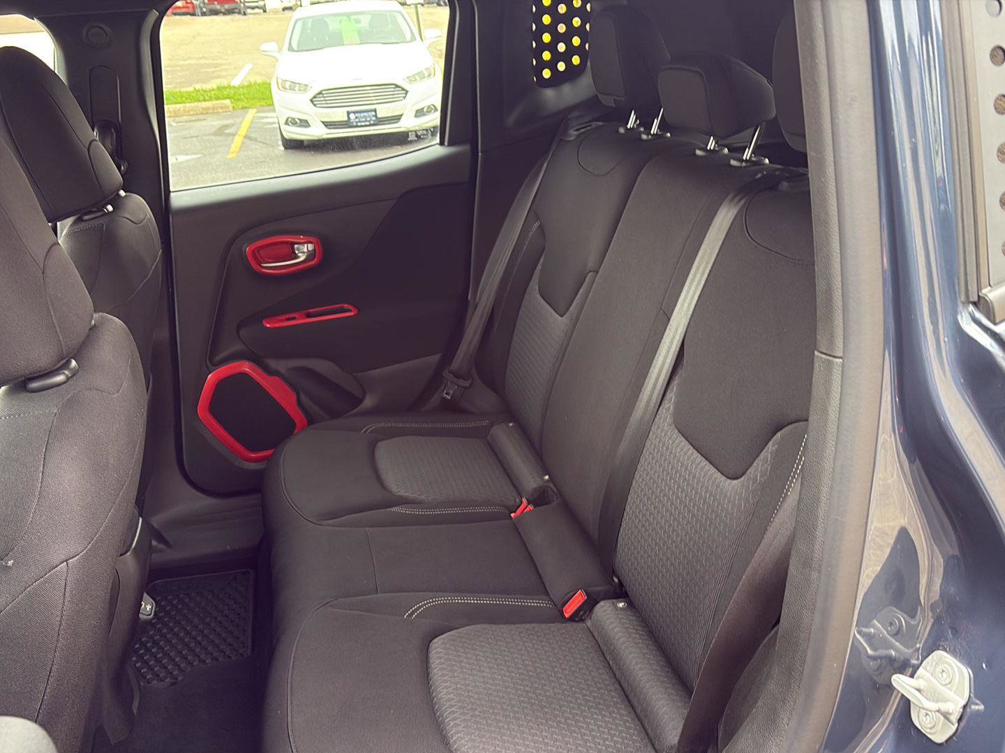 Used 2021 Jeep Renegade Latitude image 29