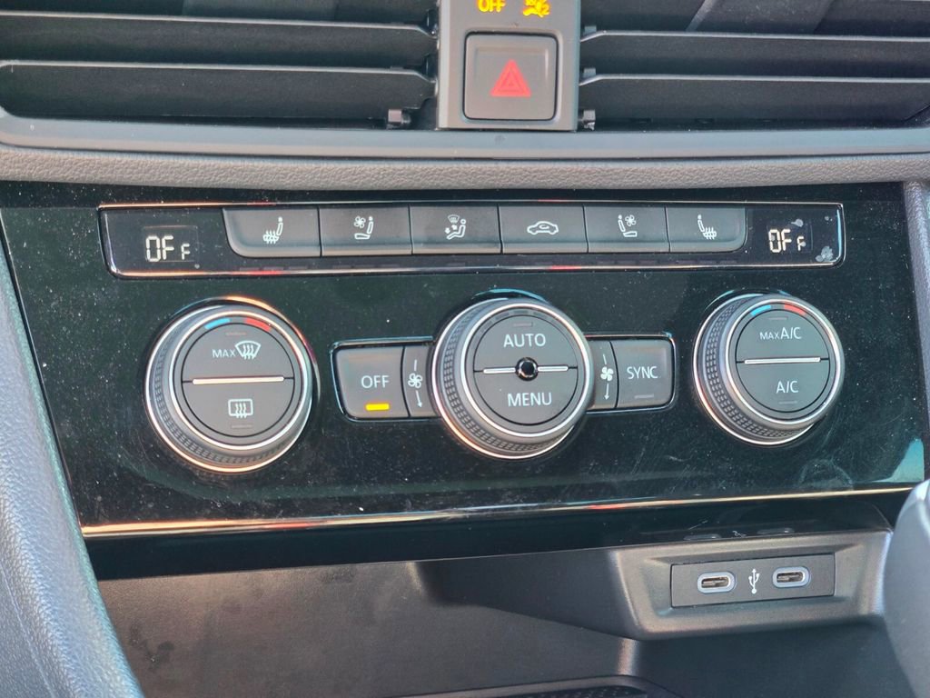 Certified 2024 Volkswagen Jetta GLI Autobahn w/ GLI Black Package image 21