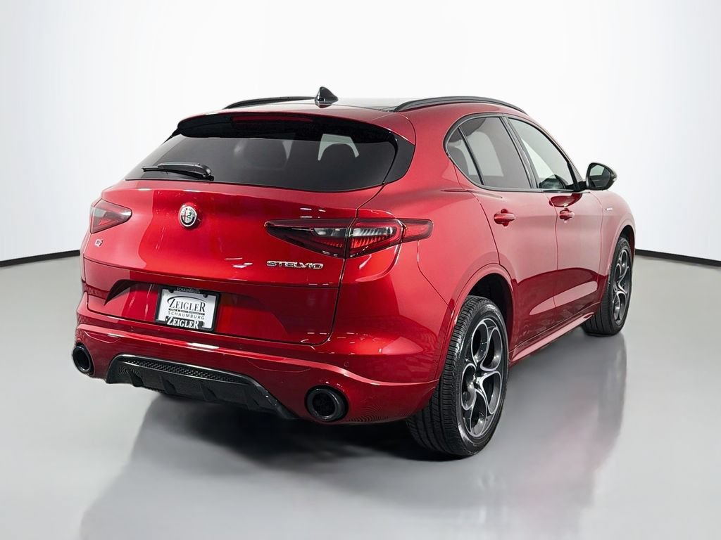 Used 2023 Alfa Romeo Stelvio Veloce AWD/4WD image 7