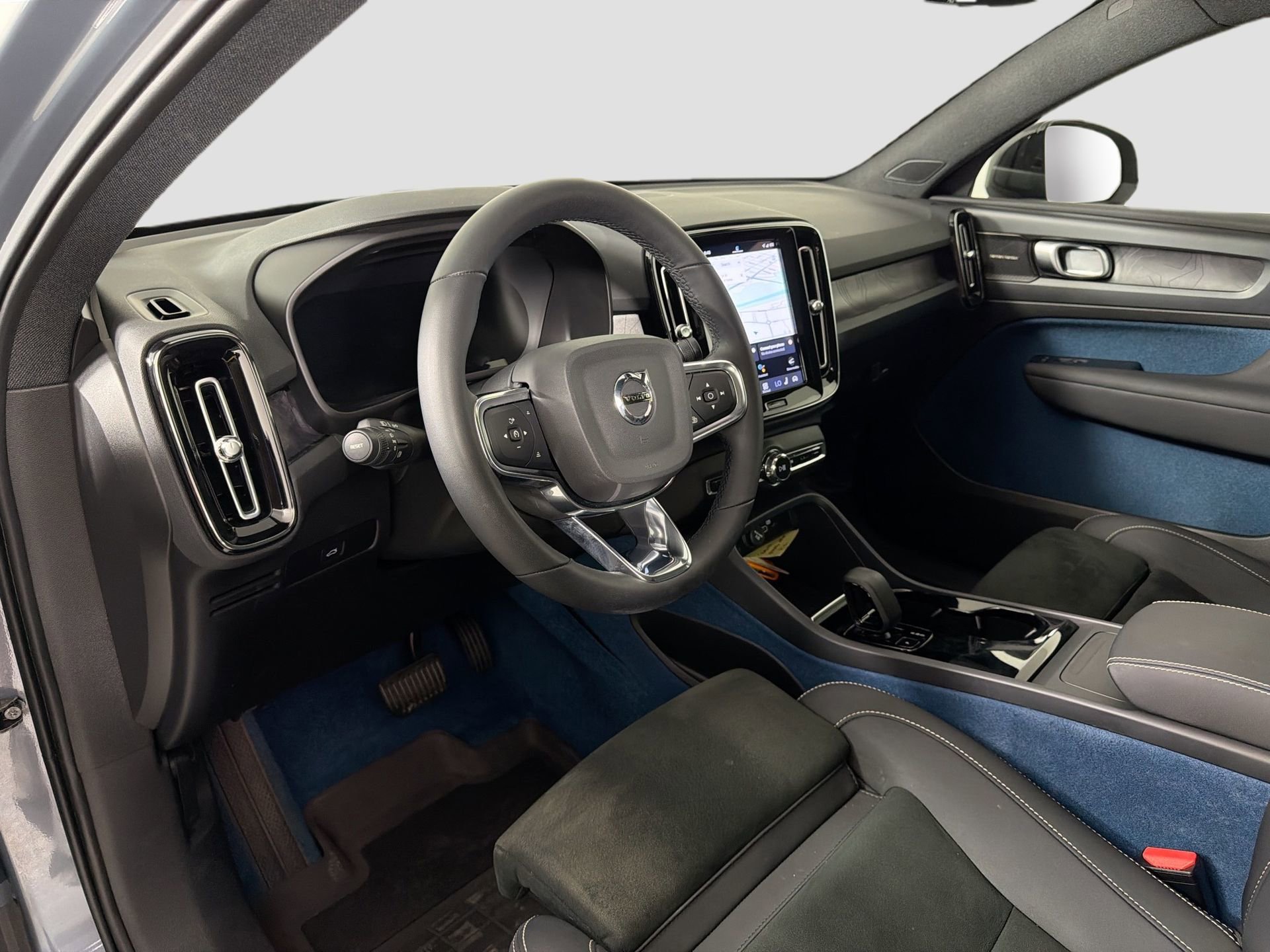 Certified 2023 Volvo C40 P8 Recharge Ultimate image 10