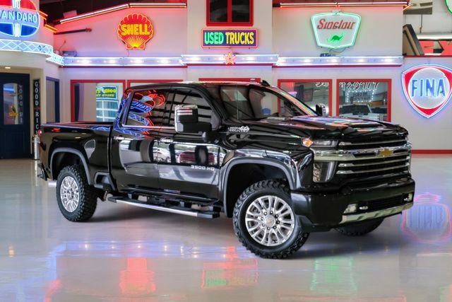 Used 2022 Chevrolet Silverado 3500 High Country w/ Technology Package AWD/4WD image 1