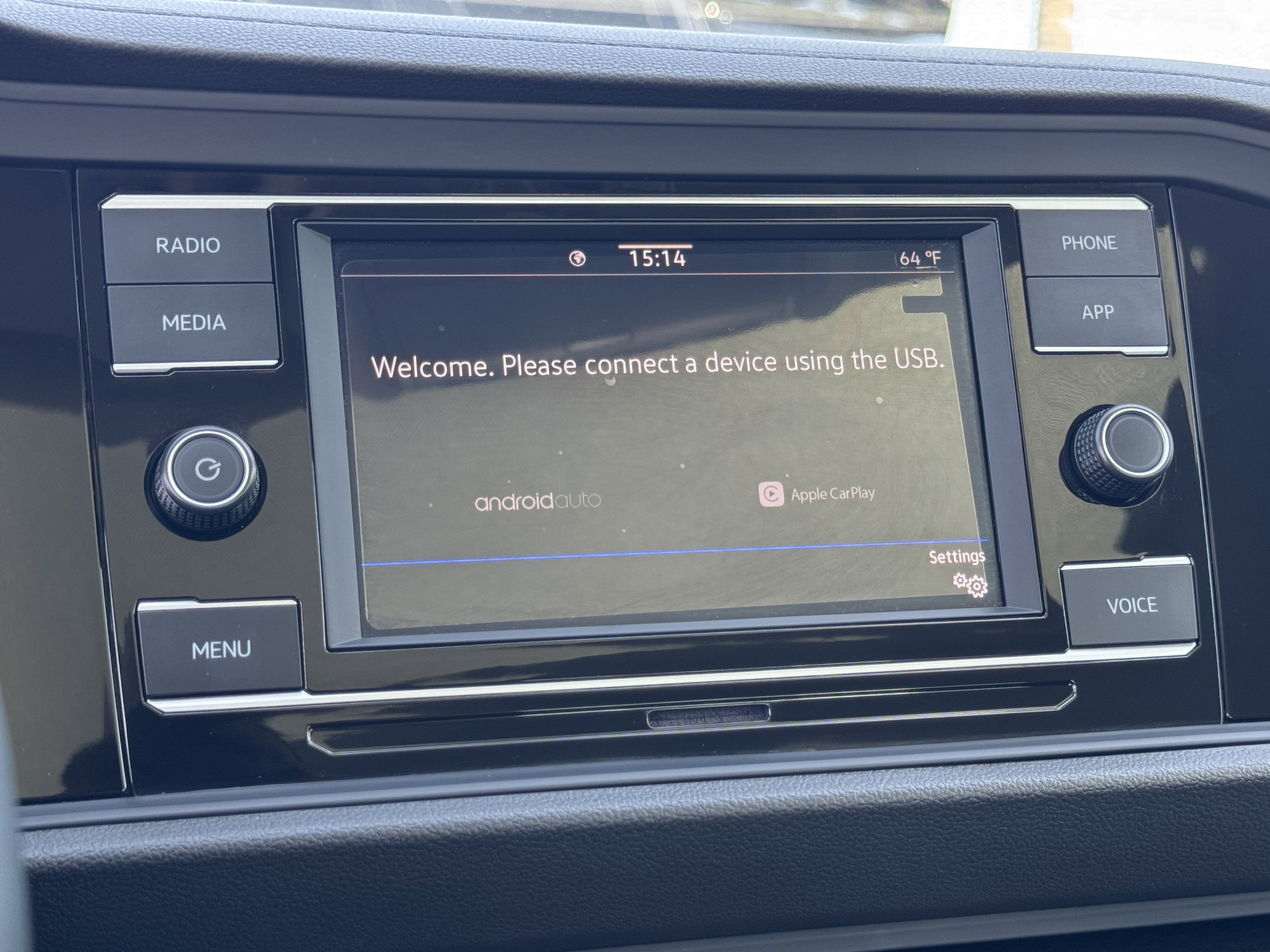 Used 2024 Volkswagen Jetta SE FWD image 28