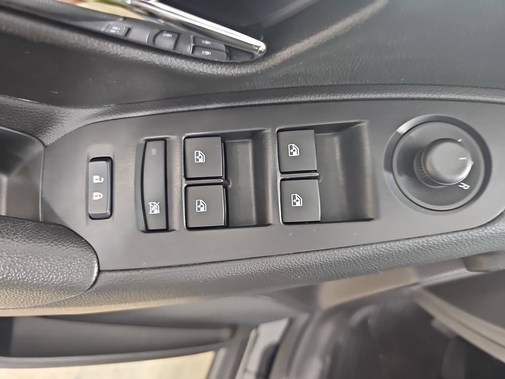 Used 2020 Chevrolet Trax LS w/ Tint and Cruise Package AWD/4WD image 32