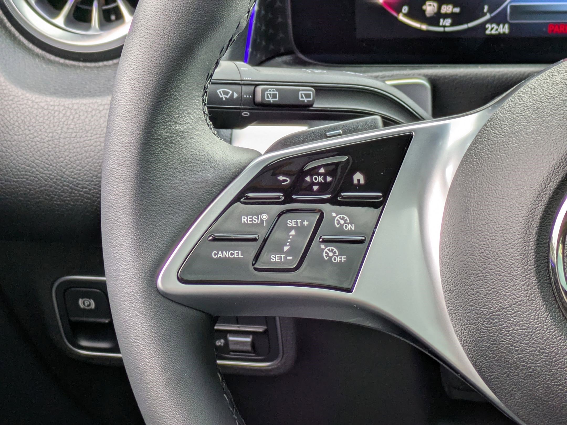 New 2025 Mercedes-Benz GLB 250 image 20