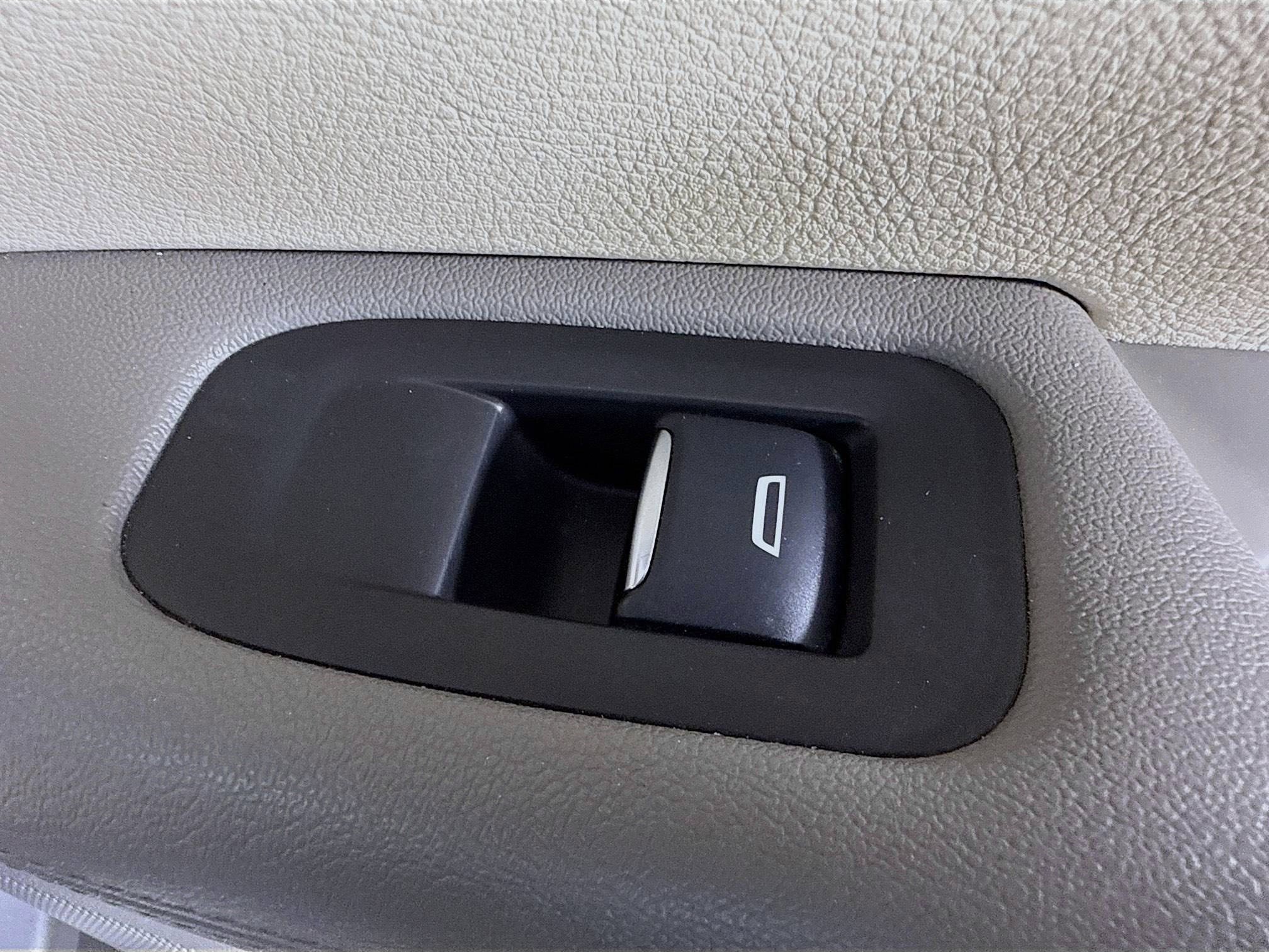 Used 2022 Cadillac XT6 Premium Luxury FWD image 29