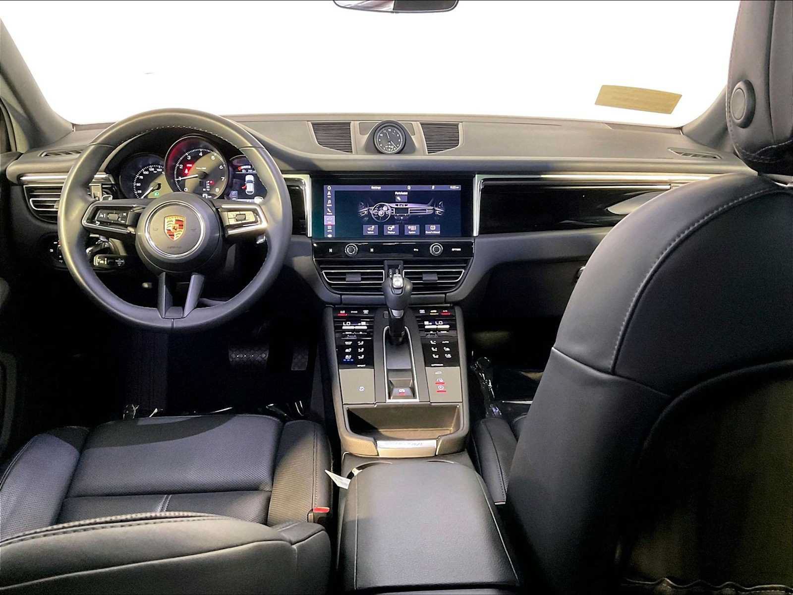 Certified 2023 Porsche Macan AWD/4WD image 14