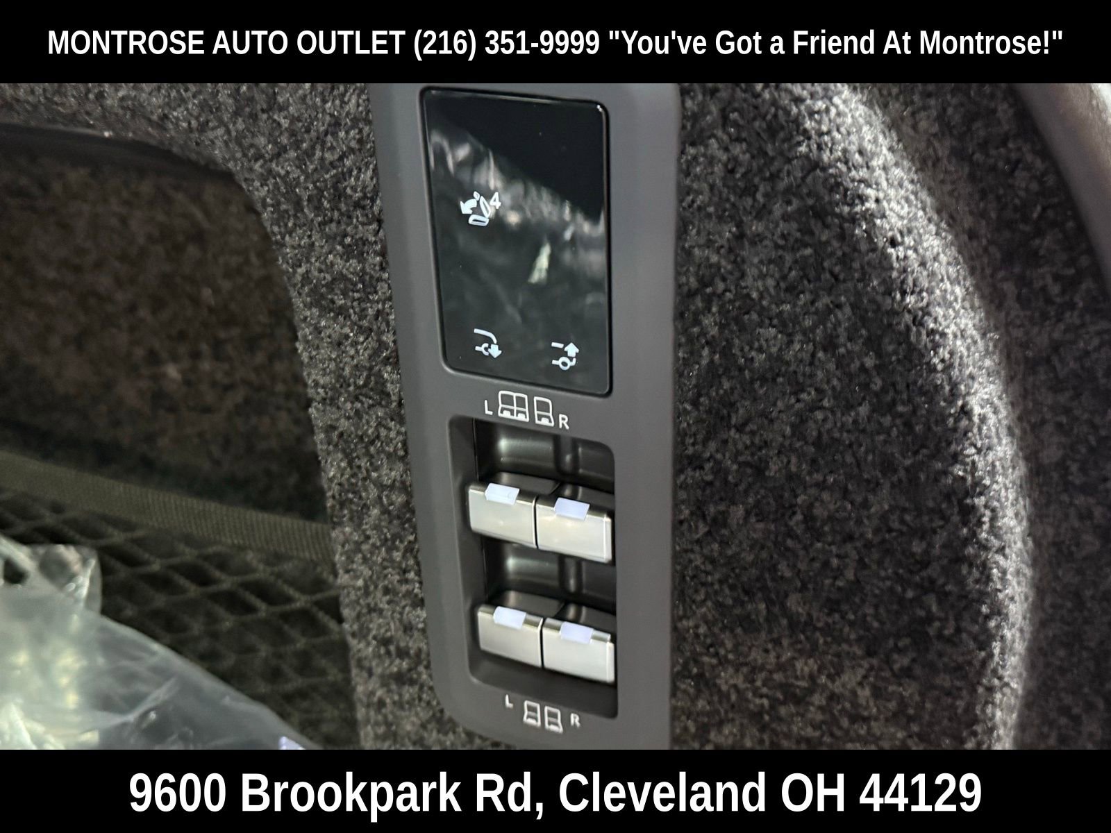 New 2026 Land Rover Range Rover Long Wheelbase SE image 44