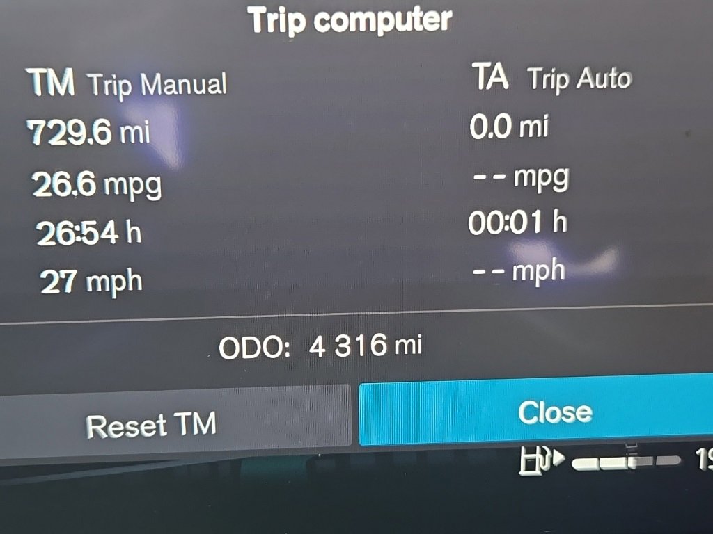 Used 2024 Volvo XC40 B5 Ultimate w/ Climate Package image 21