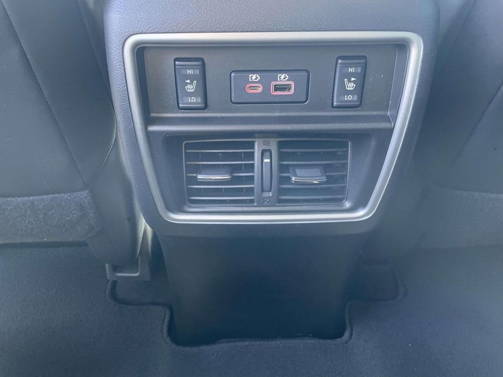 Used 2021 Nissan Murano Platinum w/ Cargo Package image 12