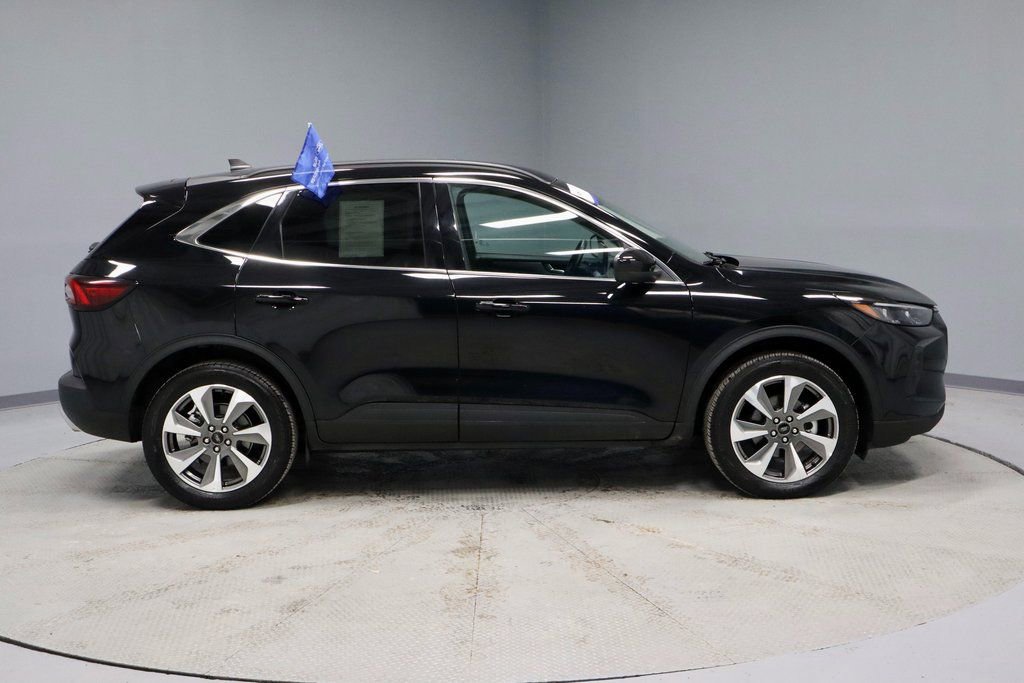 Used 2025 Ford Escape Platinum image 13