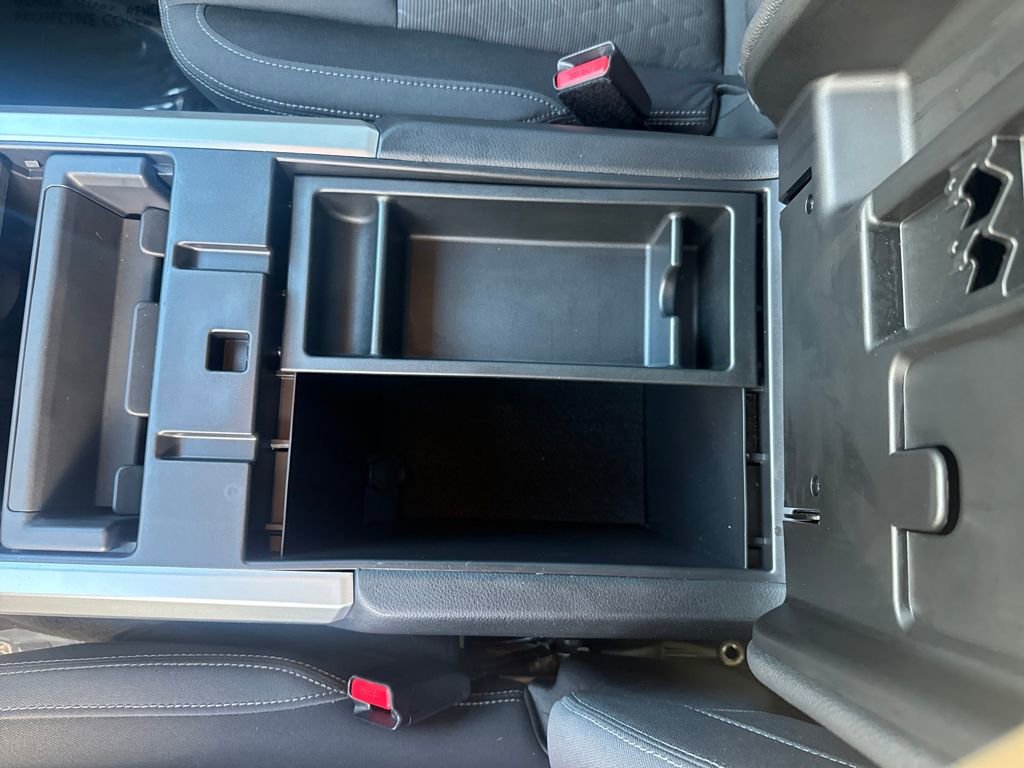 Used 2024 Nissan Titan SV w/ SV Convenience Package image 26