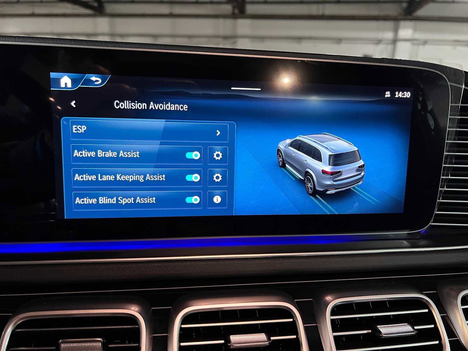 New 2026 Mercedes-Benz GLS 580 4MATIC image 32