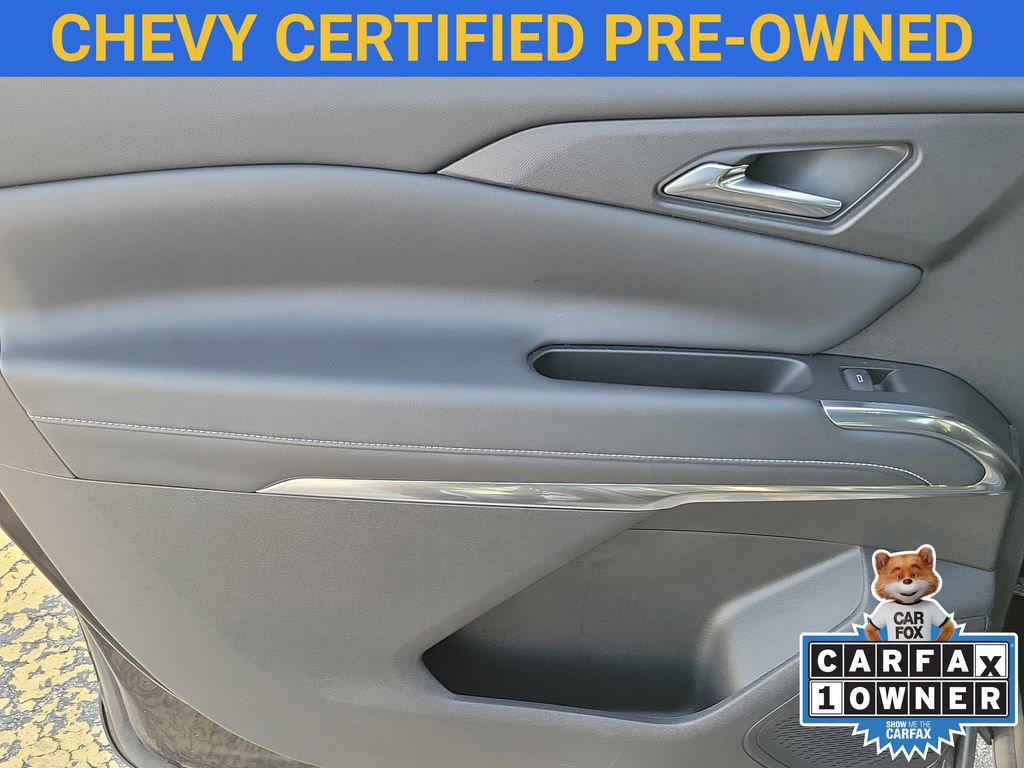 Used 2025 Chevrolet Traverse LT image 12