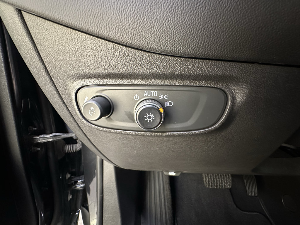 Used 2023 Chevrolet Equinox RS AWD/4WD image 27