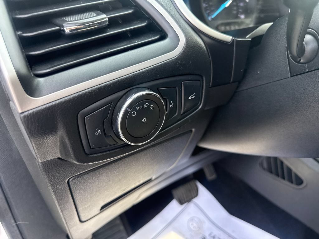 Used 2018 Ford Edge SEL w/ Equipment Group 201A AWD/4WD image 30