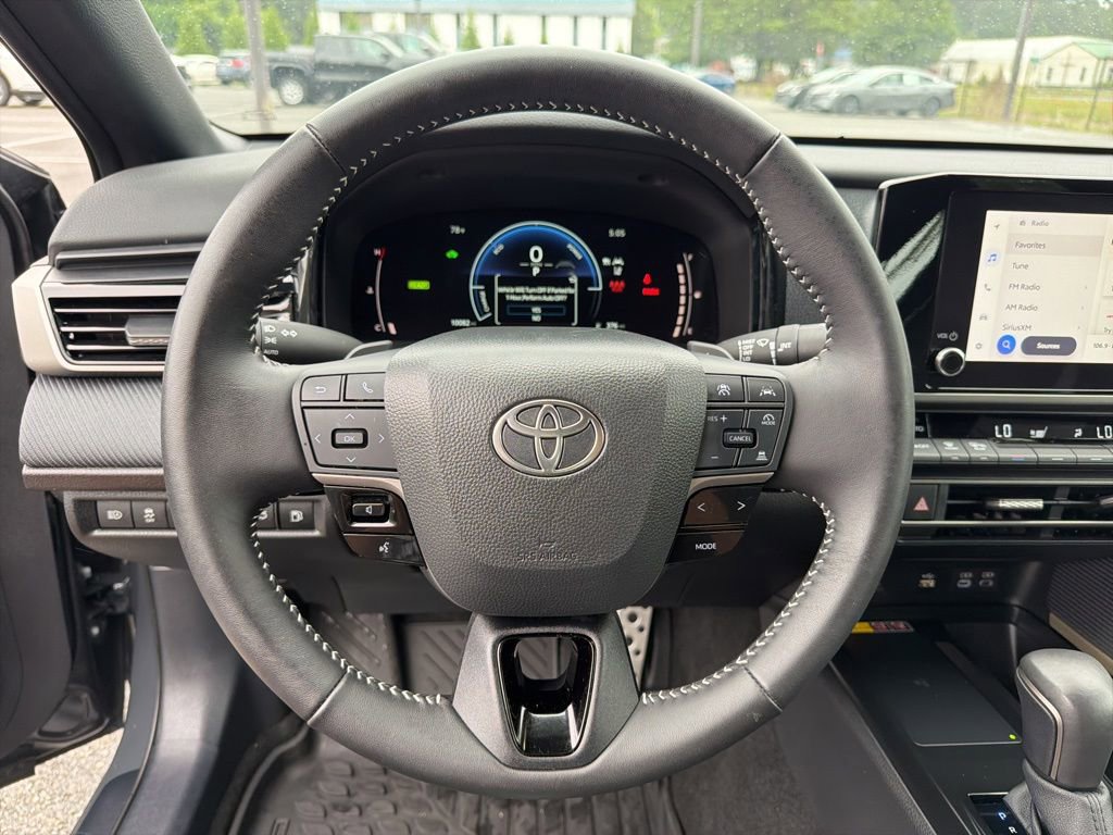 Used 2025 Toyota Camry SE AWD/4WD image 15