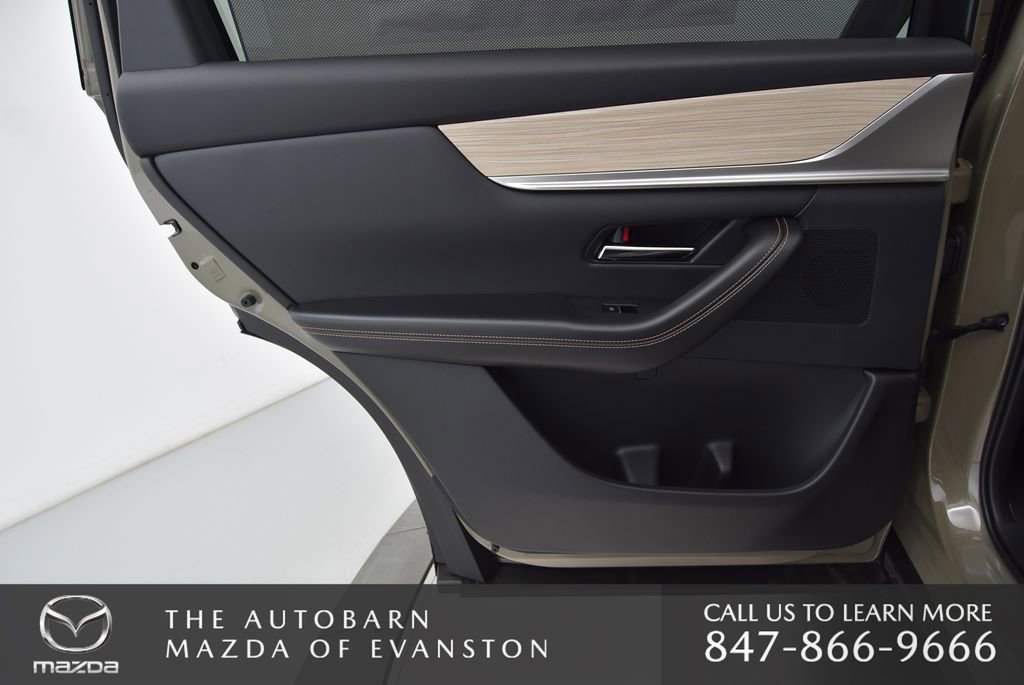 Certified 2025 MAZDA CX-70 Plug-In Hybrid w/ Premium Pkg image 34