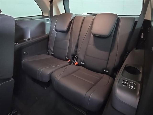 Used 2026 Mercedes-Benz GLS 450 4MATIC image 16