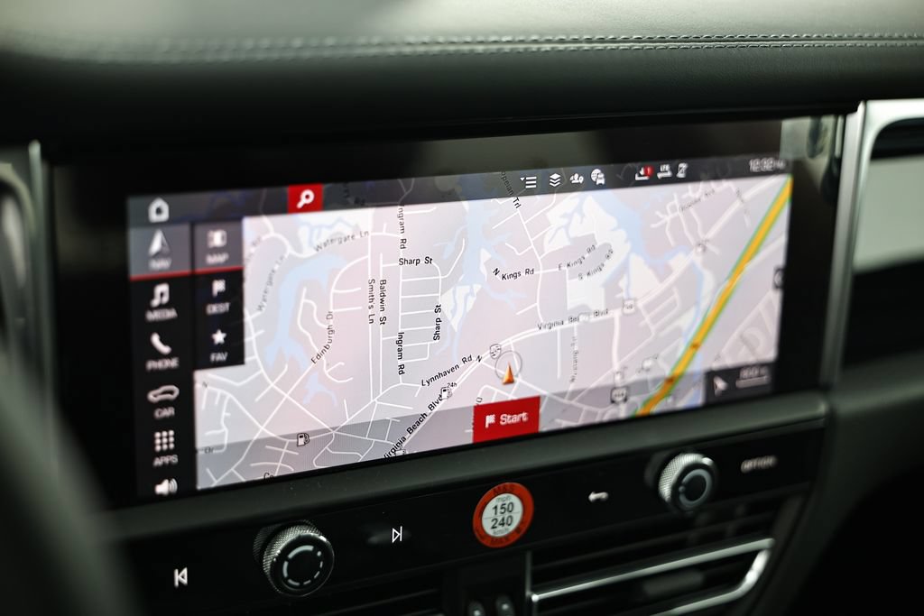 Certified 2026 Porsche Macan AWD/4WD image 38