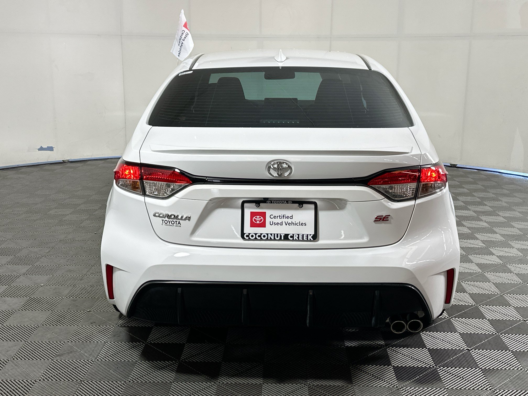 Certified 2026 Toyota Corolla SE FWD image 4