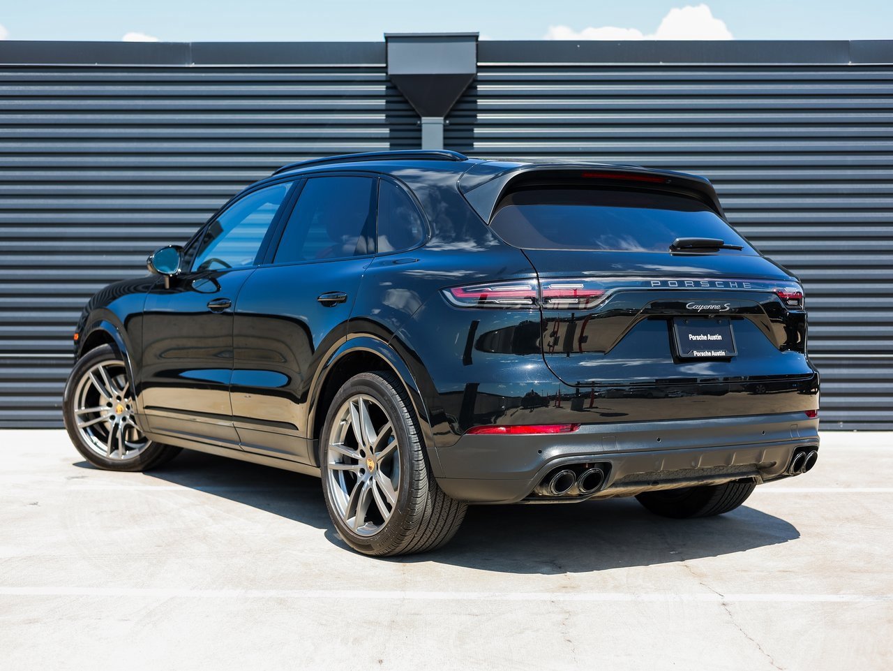 Certified 2023 Porsche Cayenne S Platinum image 3