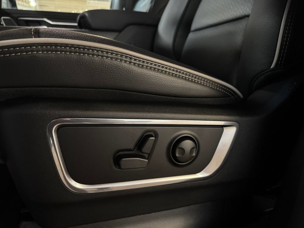 New 2026 RAM 1500 Laramie w/ Night Edition AWD/4WD image 13