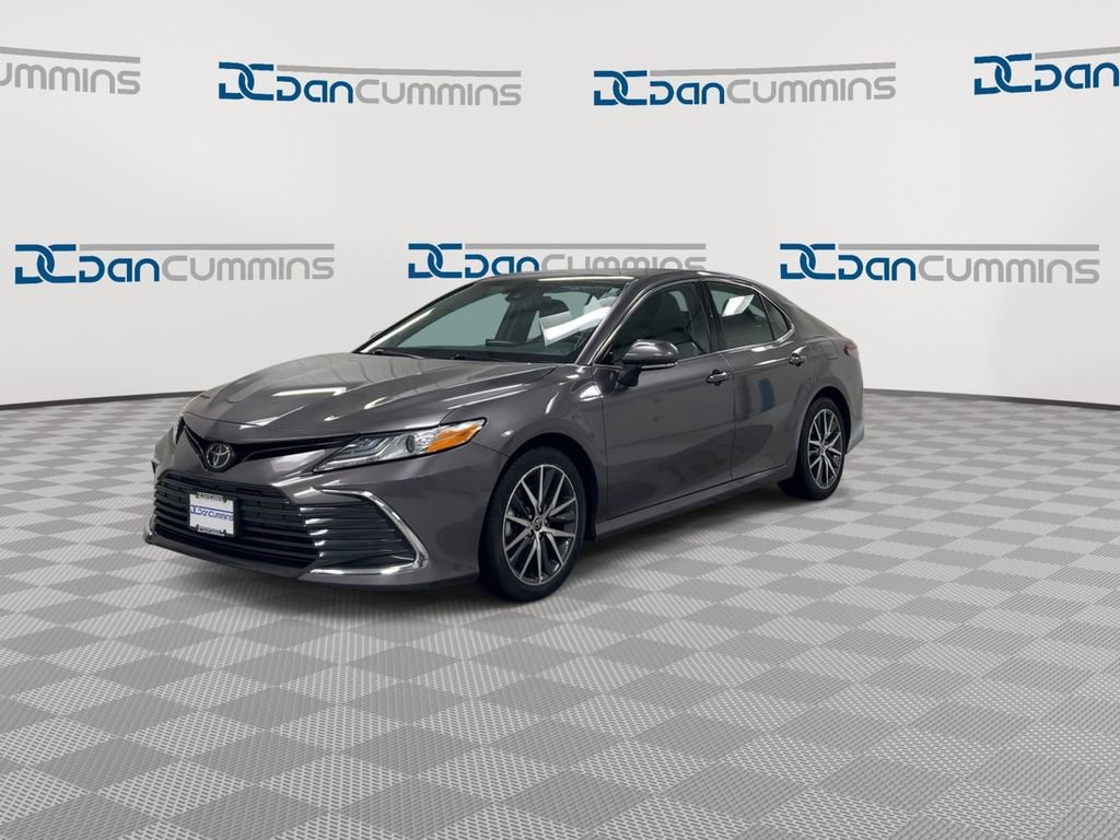 Used 2024 Toyota Camry XLE w/ Navigation Package image 4