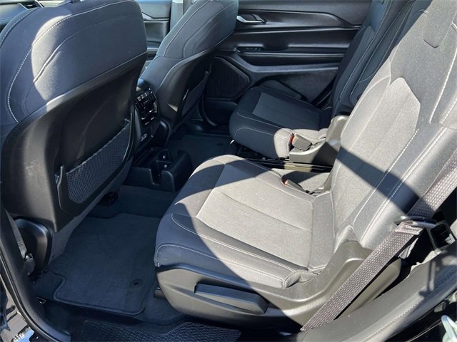 Used 2023 Jeep Grand Cherokee L Laredo image 27