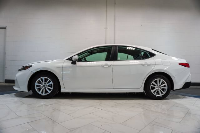 Used 2025 Toyota Camry LE FWD image 29